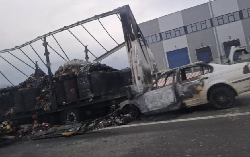 Aksident në Shkup, digjen një makinë dhe një kamion