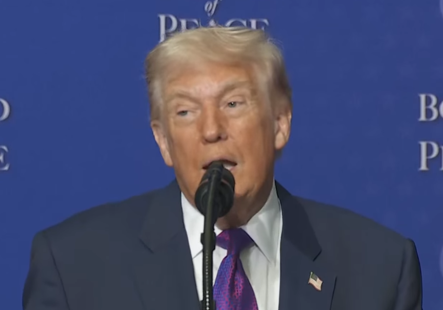 Trump nis fjalimin në mbledhjen e parë të Bordit të Paqes: Ditë e madhe sot