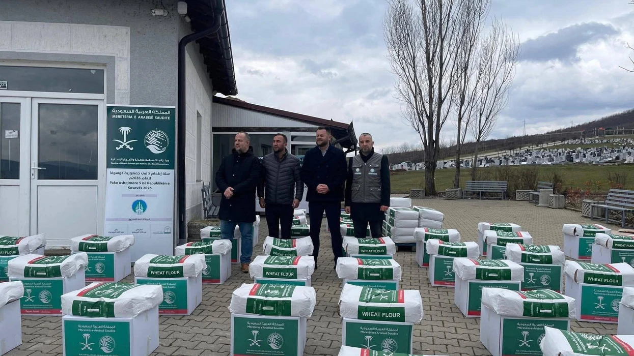 Mbi 1,200 pako ushqimore shpërndahen për familjet në nevojë në Mitrovicë për Ramazan