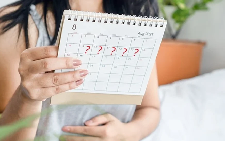 Pse keni vonesë të ciklit menstrual? Disa arsye përveç shtatzënisë