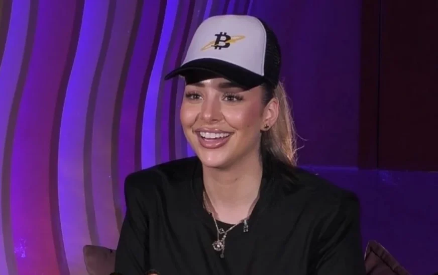 Elijona habit me mungesën e njohurive, nuk e di çka është FSK dhe nuk i njeh figurat historike