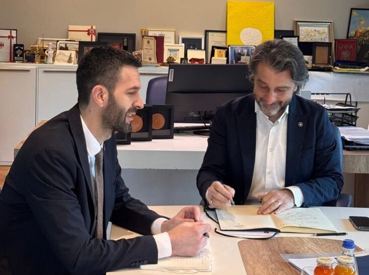 Eman Rrahmani i shkon në zyrë Përparim Ramës, ja arsyeja