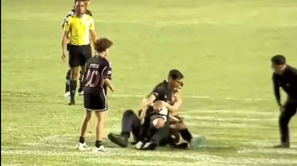 Kërkesë e madhe për të bërë foto me Messin, e rrëzojnë tifozët në Portoriko