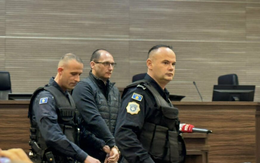 Rasti “Banjska”/ Nën masa të rrepta sigurie të akuzuarit dalin para drejtësisë