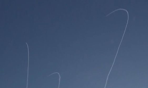 Alarm në Tel Aviv, Izraeli i kundërpërgjigjet me sulme