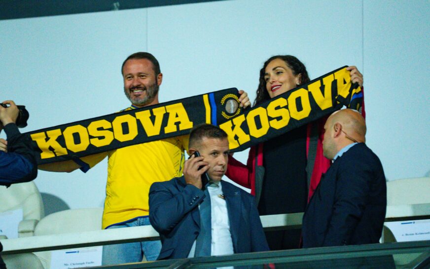 Osmani i jep zemër “Dardanëve”: Jemi me ju, djema