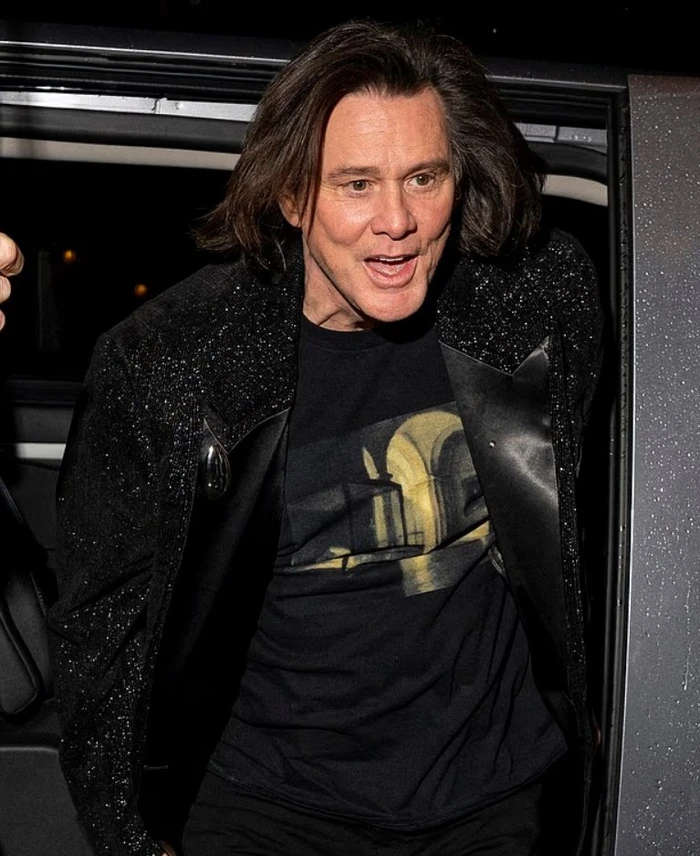 Jim Carrey shkakton polemika për pamjen e tij të re gjatë qëndrimit në Paris