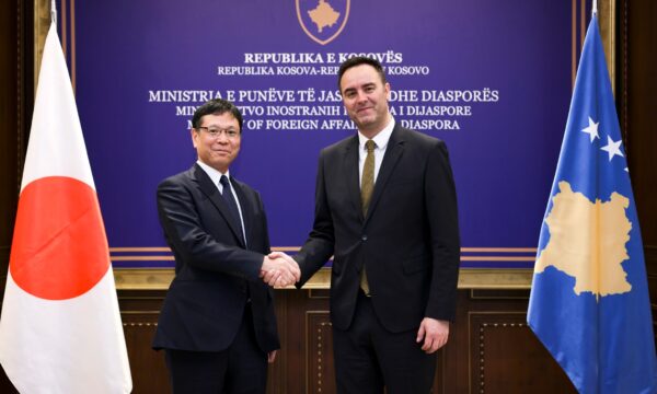 Konjufca takohet me ambasadorin e Japonisë për thellimin e bashkëpunimit ekonomik