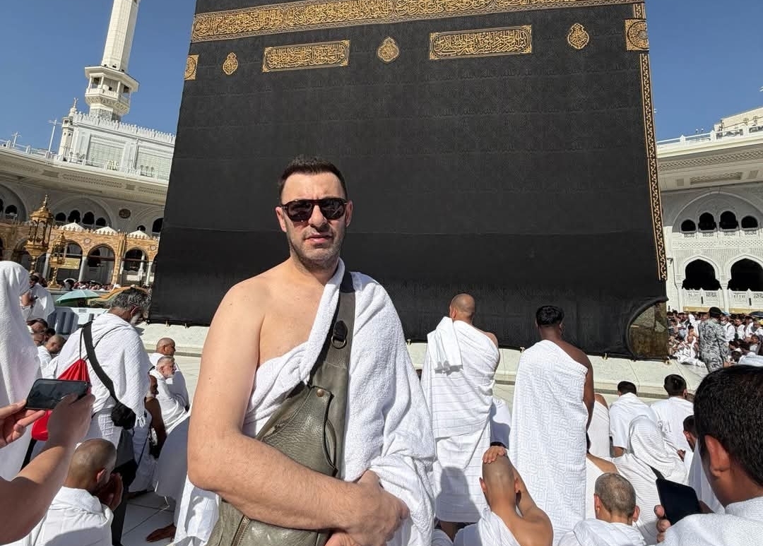 Muaji i Ramazanit, aktori Vedat Bajrami lajmërohet nga Meka