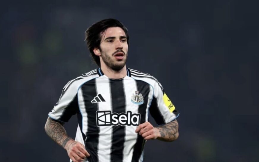 Gjiganti i Ligës Premier me ofertë 100 milionë eurosh për Sandro Tonalin