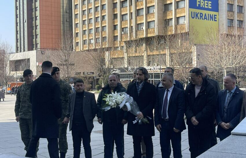 Rama bën homazhe te shtatorja e Zahir Pajazitit: Iu kemi borxh për lirinë që gëzojmë sot