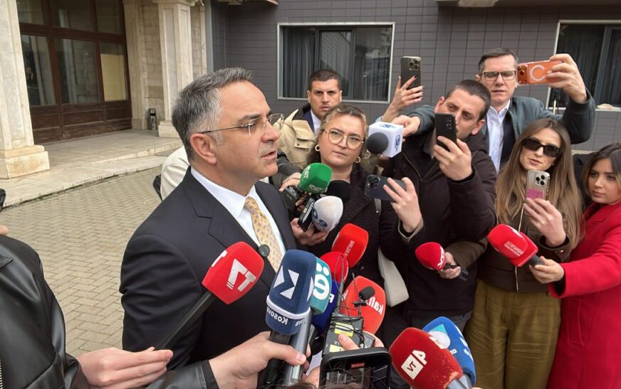 Tahiri: Ende asnjë grup parlamentar s’ka marrë informacion se a do të mbahet seanca për presidentin