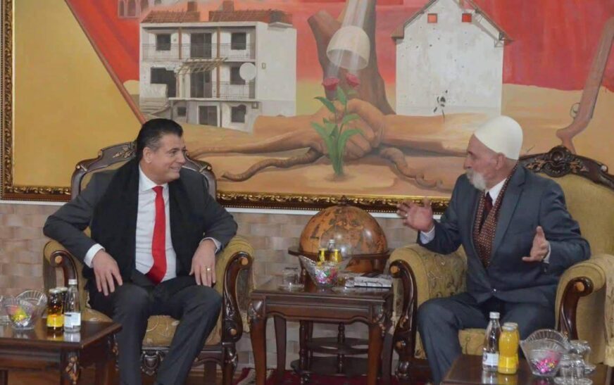 Bahtiri me letër të hapur për familjen Jashari: Vendi në rrezik e pasiguri politike, na duhet një “Jashar” në krye të shtetit