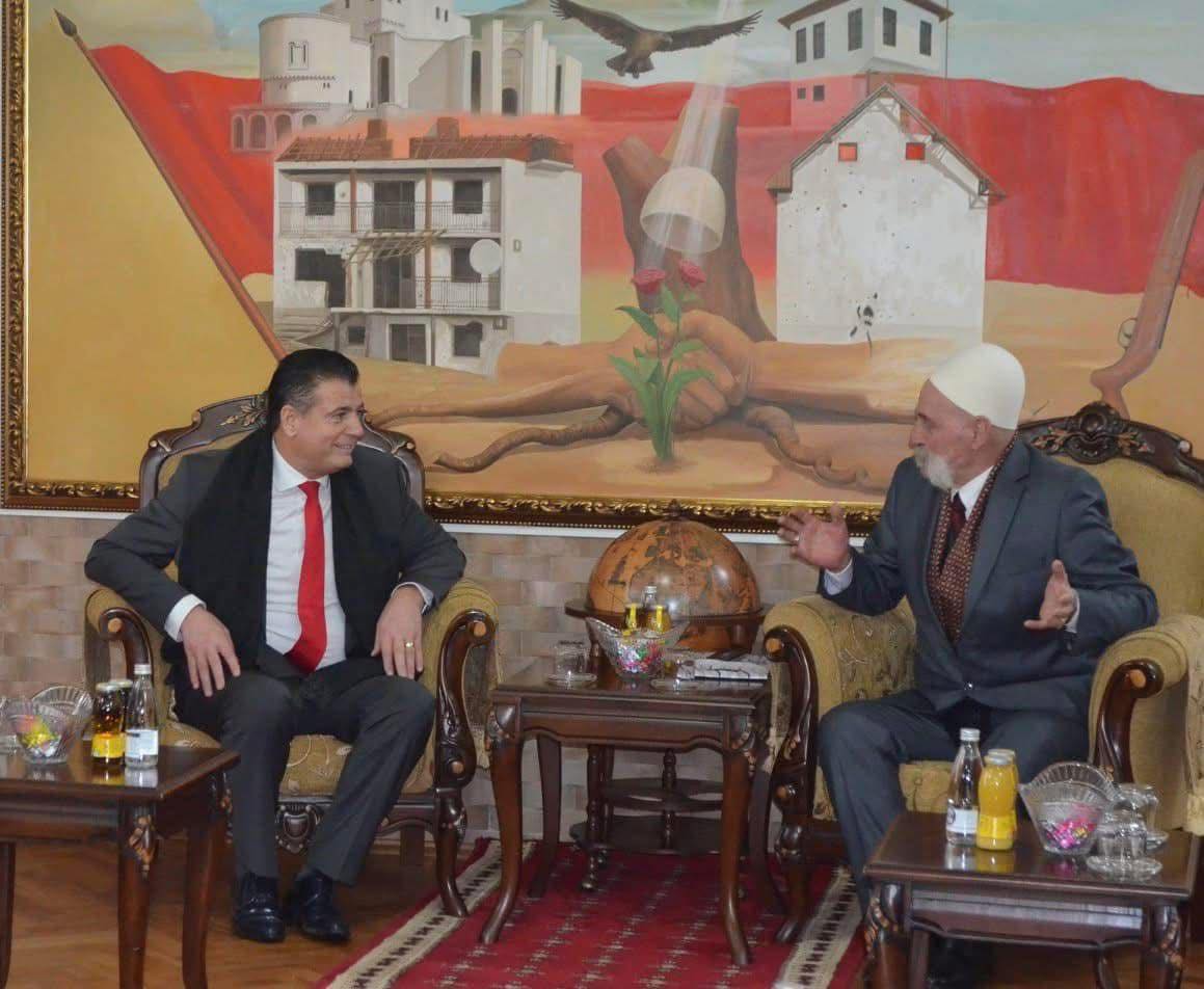 Bahtiri me letër të hapur për familjen Jashari: Vendi në rrezik e pasiguri politike, na duhet një “Jashar” në krye të shtetit