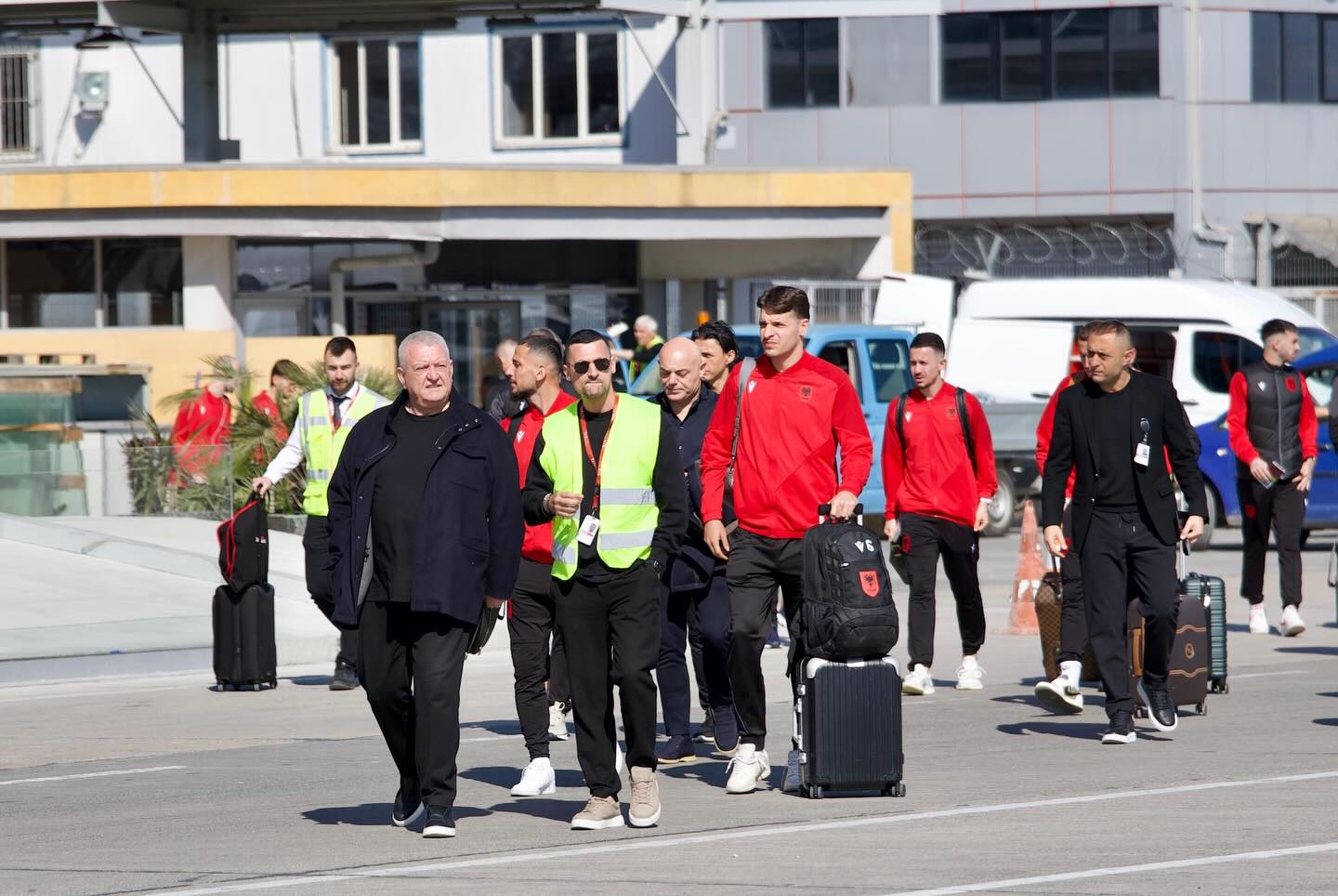 Kuqezinjtë nisen drejt Warshavës, Shqipëria e gatshme për ndeshjen me Poloninë