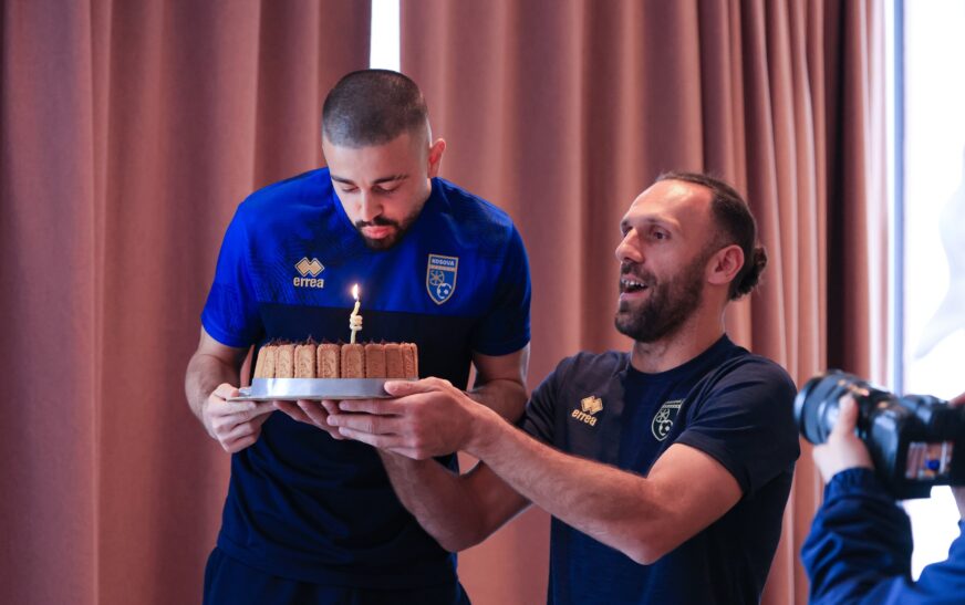 FFK uron Zhegrovën për ditëlindje, e vetmja dëshirë kur fryu qirinjtë – Kupa e Botës!