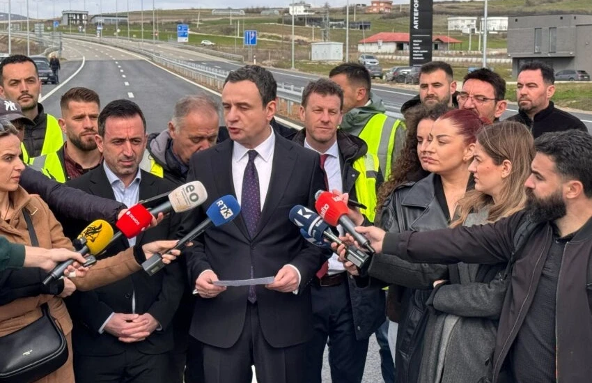 Kurti për stërvitjet serbe pranë kufirit: Duan ta cenojnë integritetin territorial