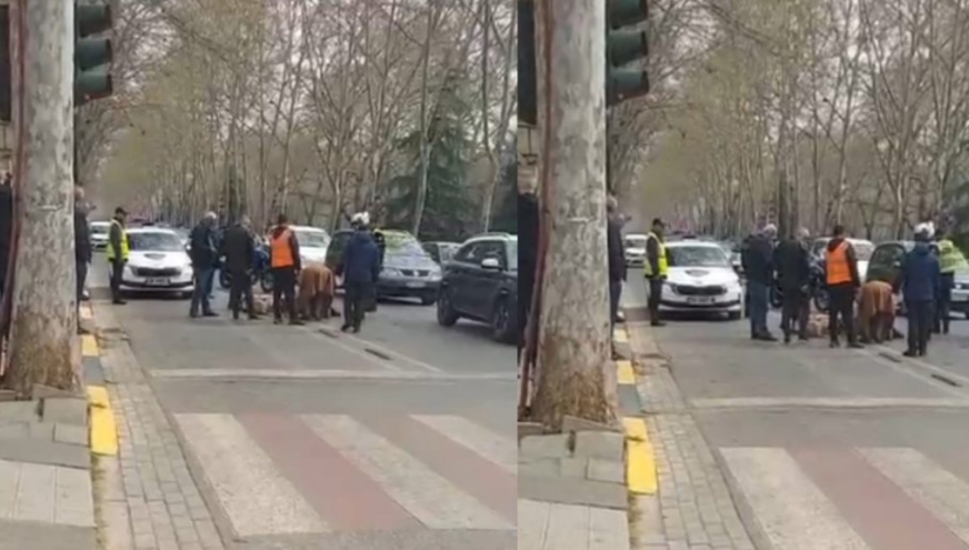 Aksident me vdekje në Tiranë, autoboti përplas gruan që po lëvizte me motor elektrik