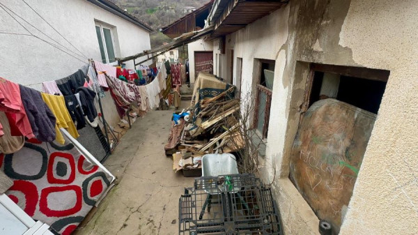 ​“Kishin probleme gjithë këto vite”, fqinja tregon tmerrin e familjes të fëmijës 5 vjeçar