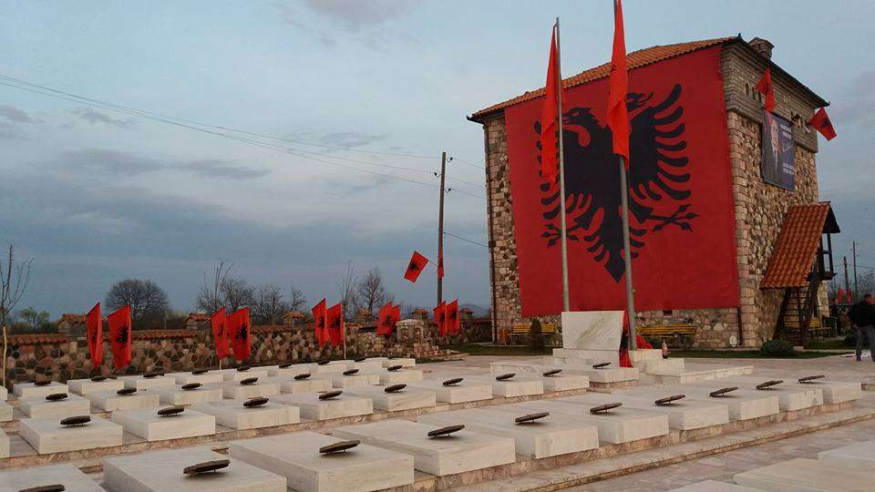 “Epopeja e Dukagjinit” përkujtohet në Deçan me aktivitete kulturore dhe përkujtimore