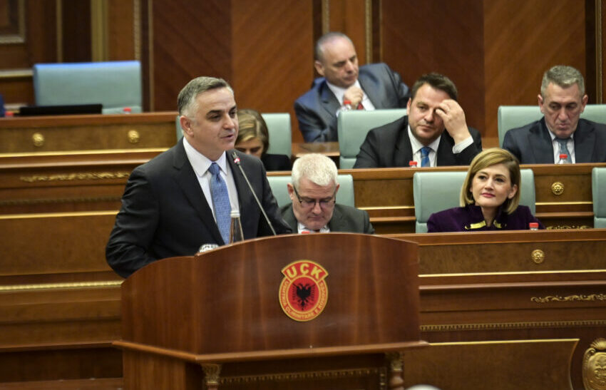 Edhe 48 orë deri te votimi i presidentit, fituesi i zgjedhjeve ende nuk ka as propozim, thotë shefi i deputëve të AAK-së