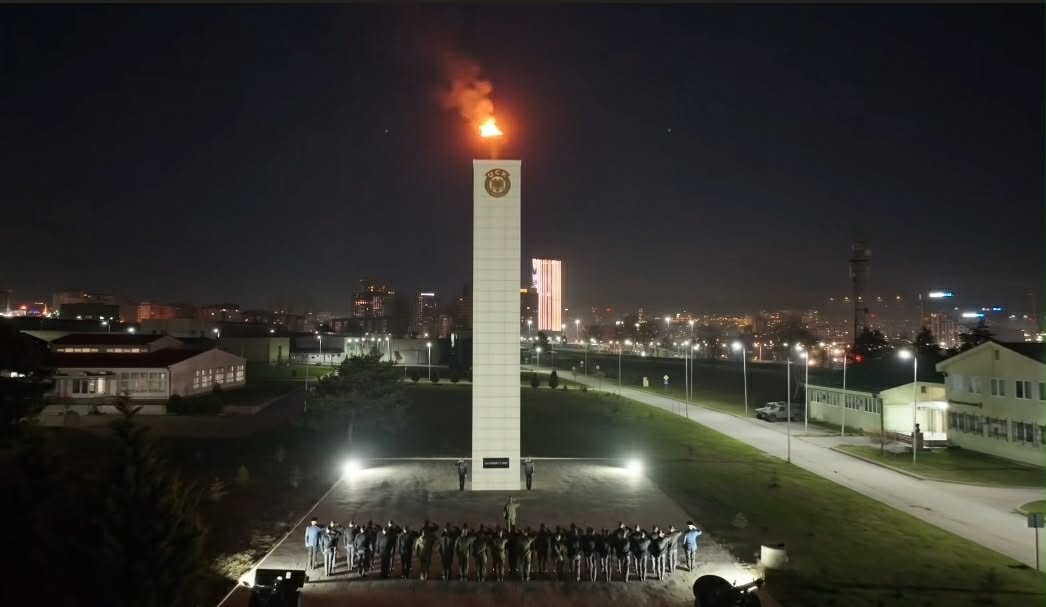 FSK ndez flakadanin në kazermën “Adem Jashari” në përmbyllje të shënimit të 28-vjetorit të Epopesë së UÇK-së