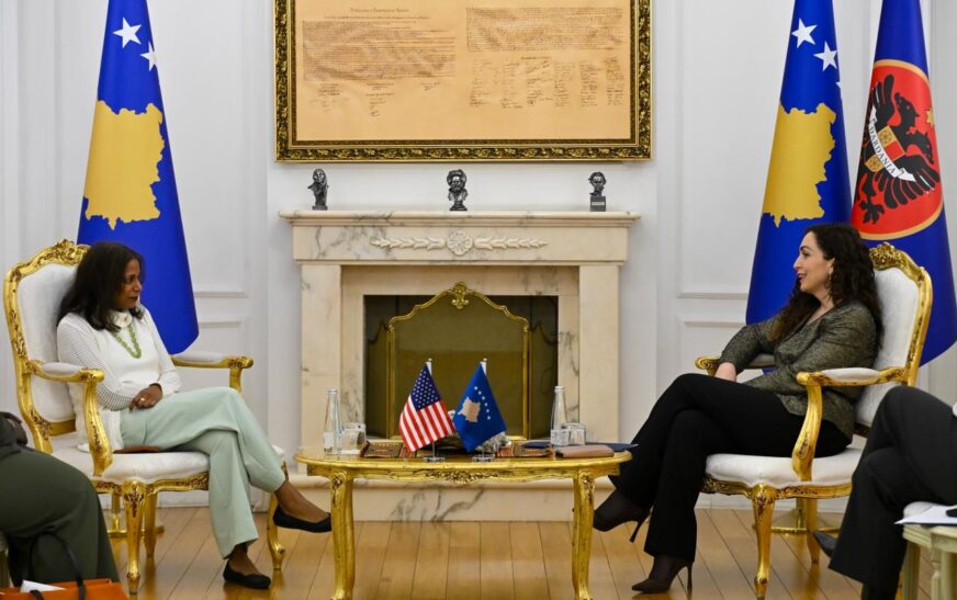 Osmani takohet me Pratipattin, diskutohen zhvillimet e fundit politike në vend