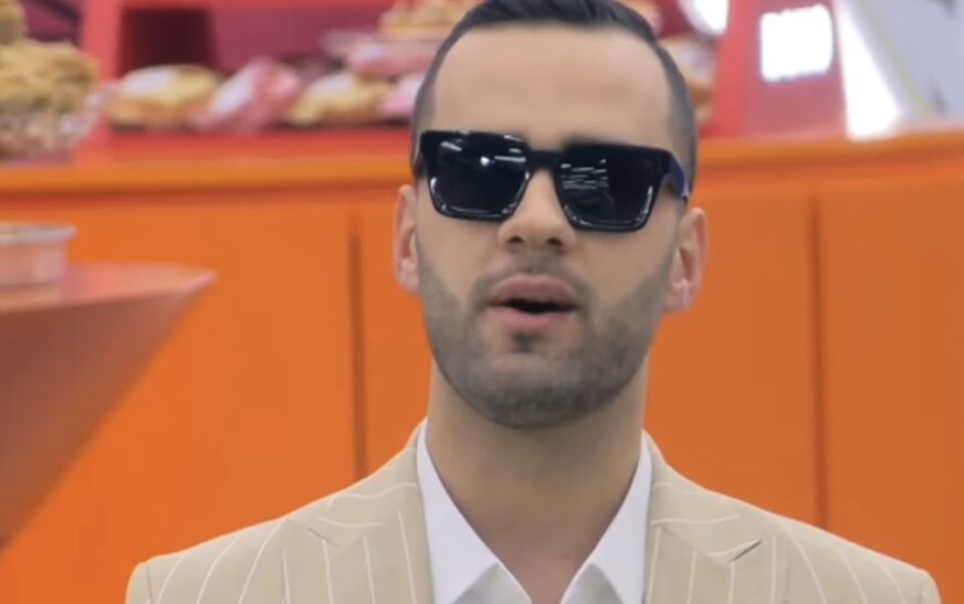 Stenaldo kërkon ndihmë për një shtëpi