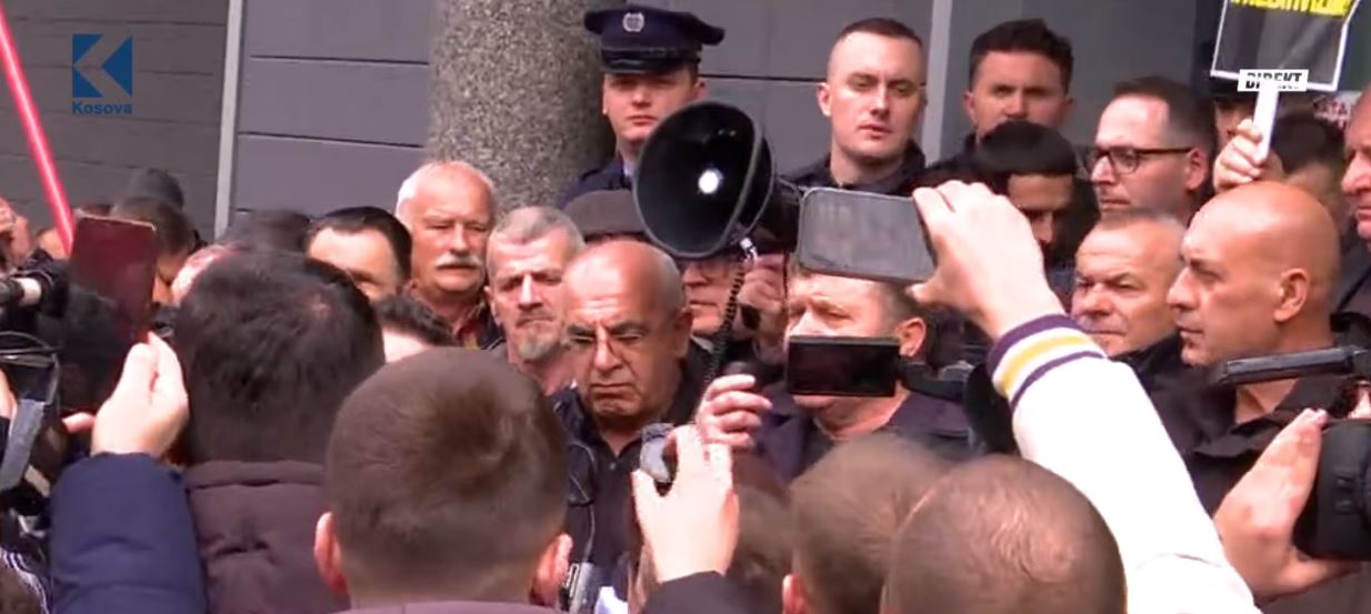 OVL-UÇK e quan idiot Shkëlzen Gashin: Degradim i skajshëm edhe nga Kuvendi