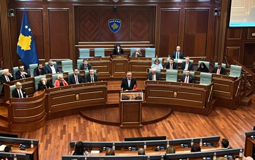 Hamza me kritika: Çështja e zgjedhjes së presidentit nga populli është temë që meriton trajtim serioz, kjo s’po ndodh