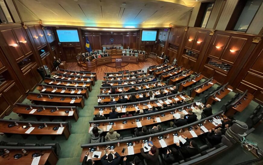 66 deputetë në seancën për presidentit, Haxhiu fton opozitën për të marrë pjesë