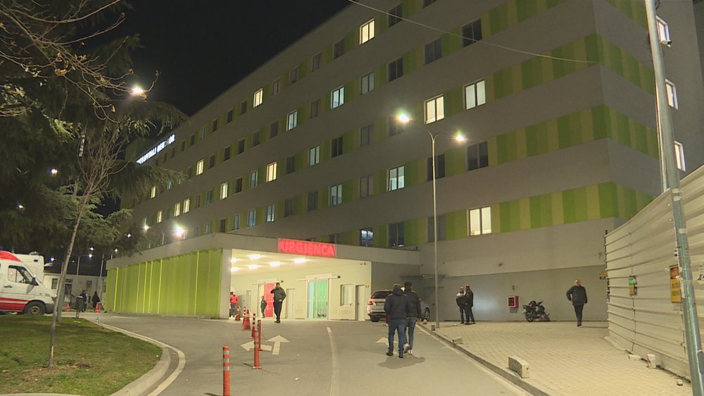 Tragjedi në Tiranë: Foshnja 2-muajshe humb jetën në spital, dyshohet për kequshqyerje