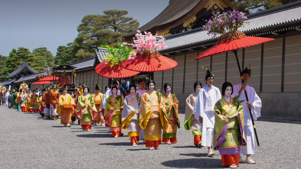Pse japonezët përdorin çadra edhe kur është diell?