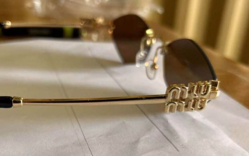 Dogana ndalon syze dielli “Gucci, “Porsche” dhe “Miu Miu”