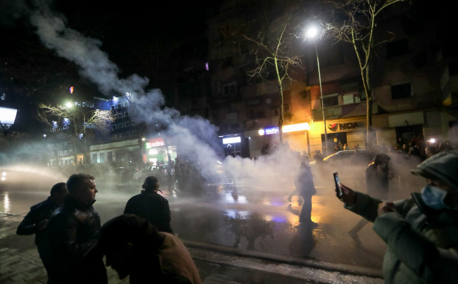 Tiranë: Lirohen nga qelia 15 protestuesit e opozitës