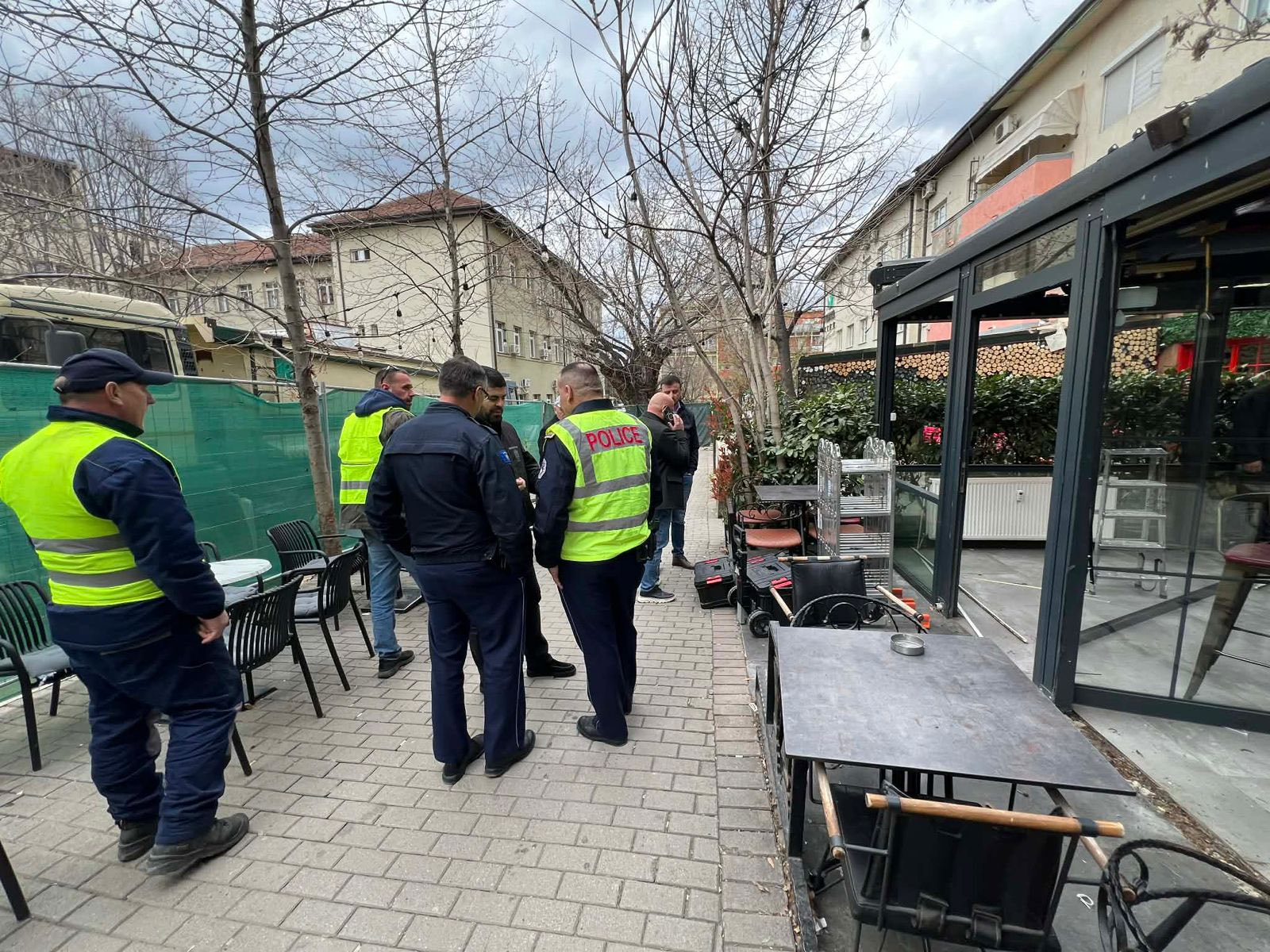 Komuna e Prishtinës nis aksion, liron hapësirat publike