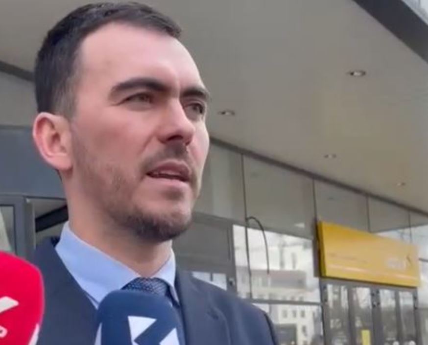 “Është i pafajshëm”, thotë avokati i njërit nga të akuzuarit për drogën në Lipjan