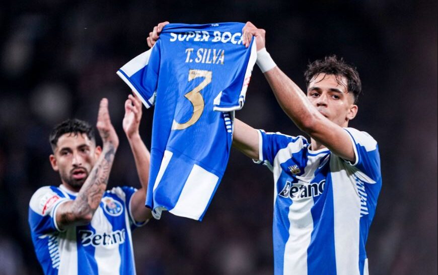 Për ta ngushëlluar për vdekjen e nënës, Veiga golin ia dedikoi Thiago Silvas