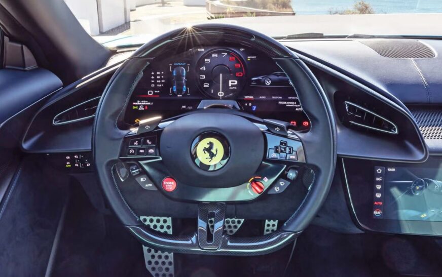 Ferrari rikthen butonat fizikë në timon pas kritikave të klientëve