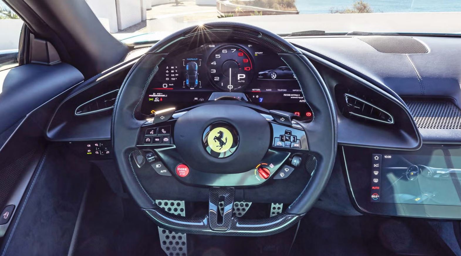 Ferrari rikthen butonat fizikë në timon pas kritikave të klientëve