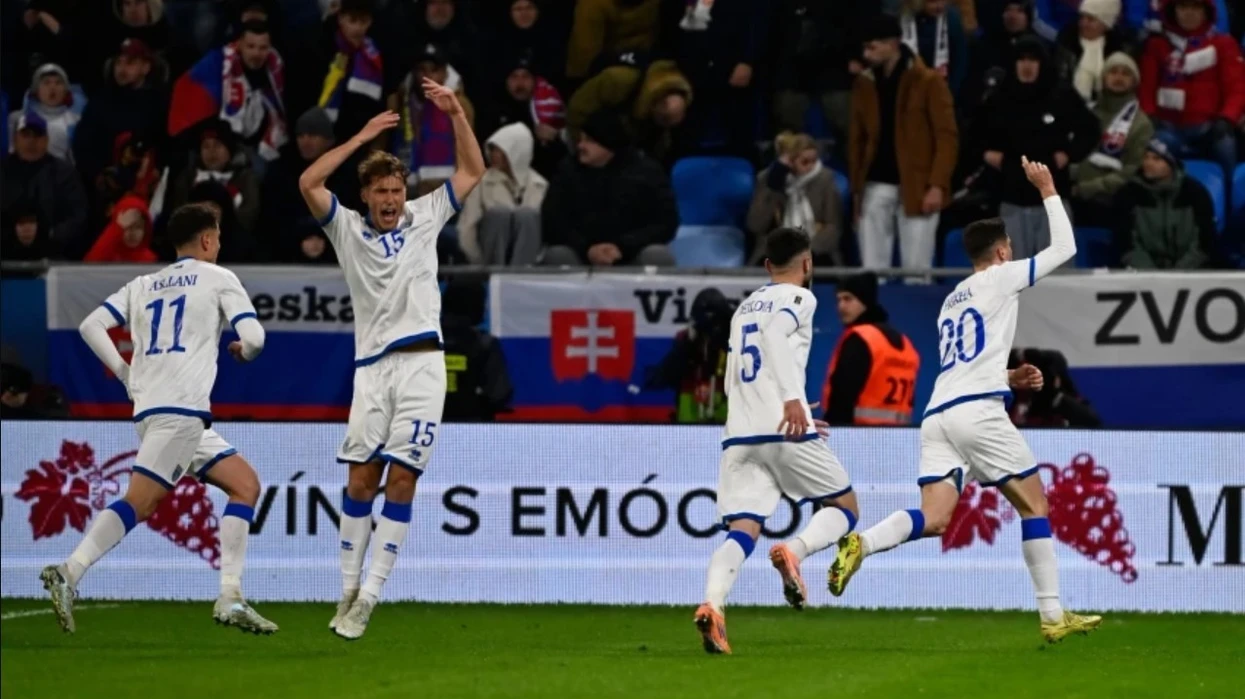 Kosova kalon në epërsi, Florent Muslija shënon gol spektakolar