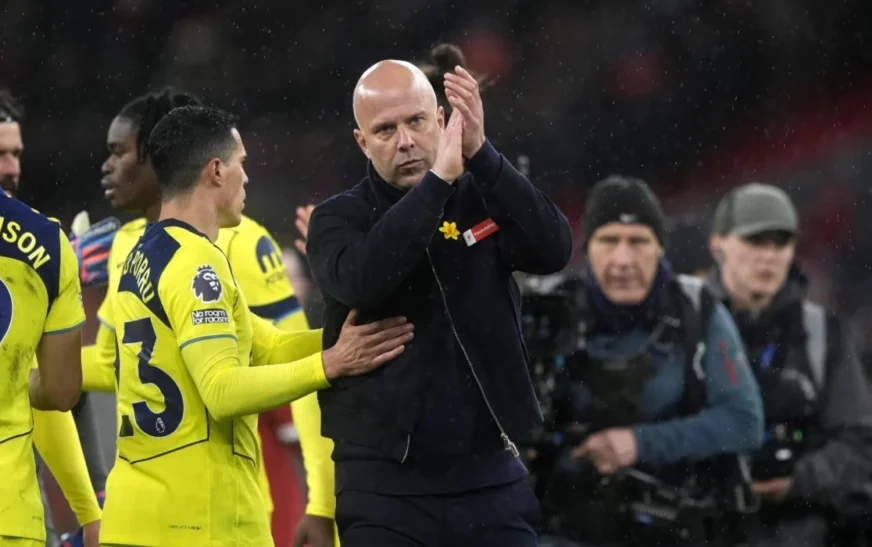 Liverpooli po e konsideron mundësinë e transferimit të Luis Suarez