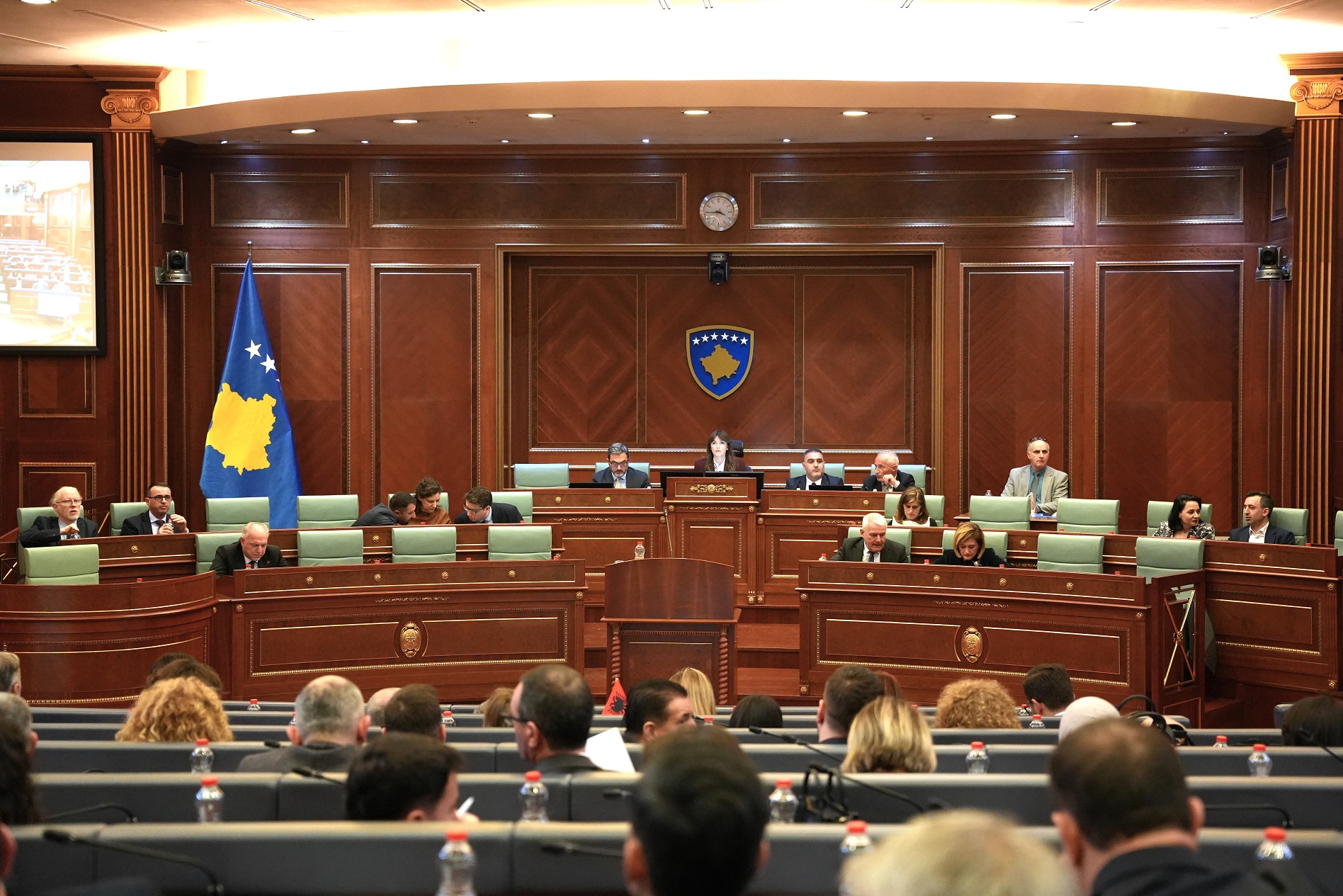 Thirret seancë për ndryshimet kushtetuese