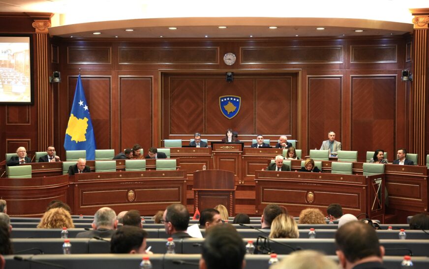 Orët vendimtare: Zgjedhje e presidentit apo zgjedhje të reja