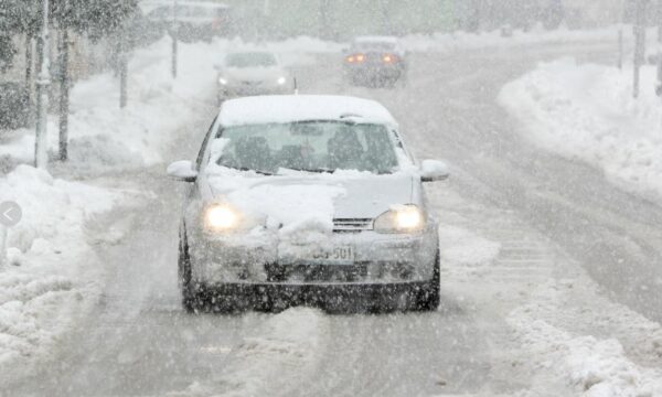 Erëra të forta dhe dëborë në Kroaci, anulohet mësimi në shkolla