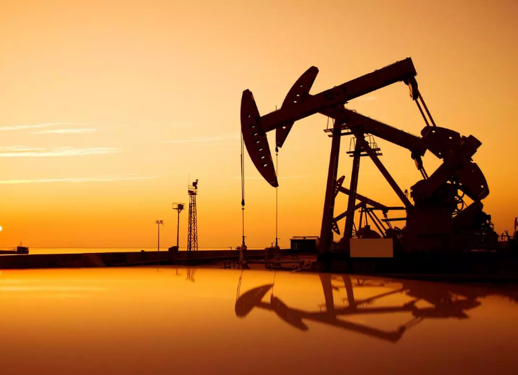 Çmimi i naftës kalon 100 dollarë pavarësisht lirimit rekord të rezervave