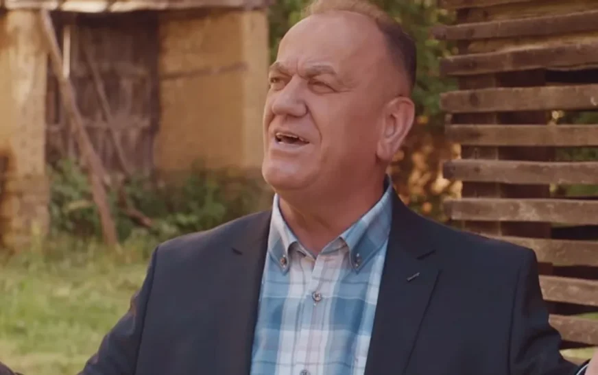 Me “Lamtumirë Ditari i Shkollës”, Mahmut Ferati njofton pensionimin