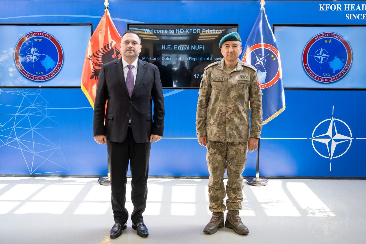 Komandanti i KFOR-it takon ministrin Nufi, flasin për situatën aktuale të sigurisë në Kosovë