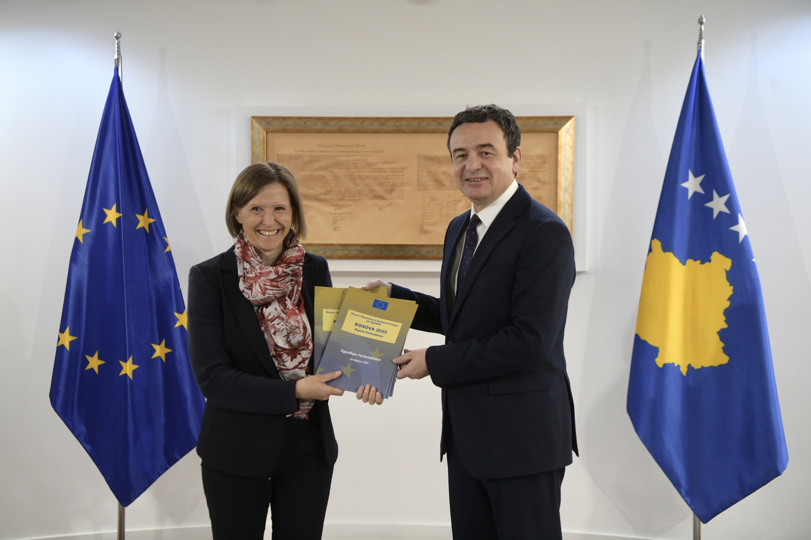 Kurti e nis ditën në takim me shefen e BE-së, i theksohet nevoja për depolitizimin e KQZ-së