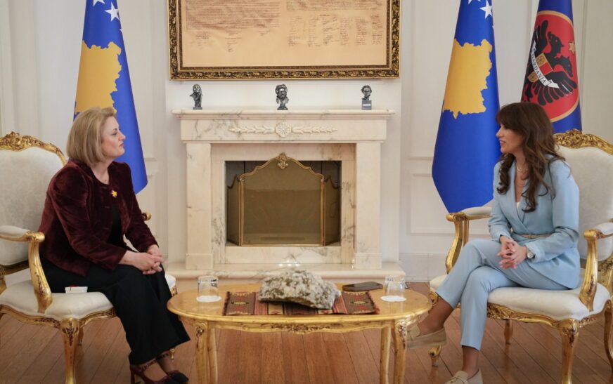 Haxhiu priti në një takim Rushitin: Po bëni punë të palodhshme